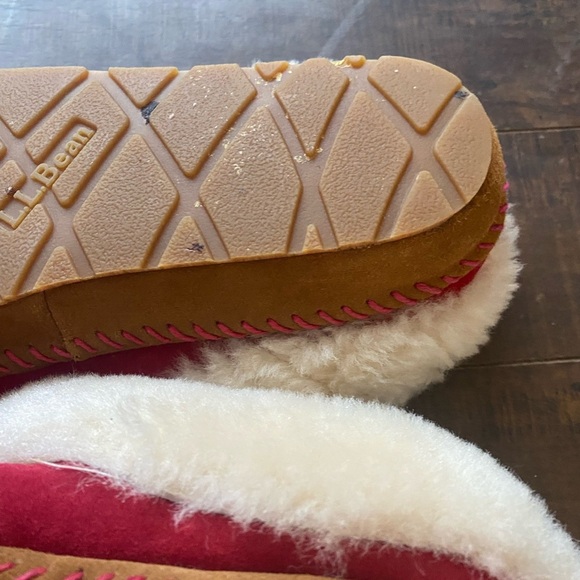 L.L. Bean Wicked Good  Squam Lake Shearling Lined Slippers - Picture 5 of 10